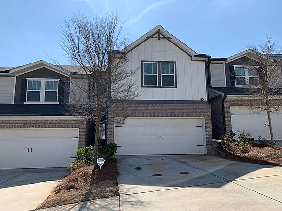 3rd image of 1402 Vayda Ct