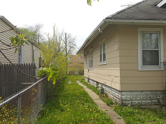 3rd image of 15112 Marshfield Ave