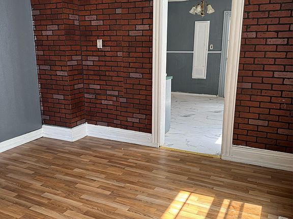5th image of 721 Albany St #1