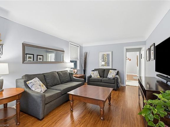 5th image of 13 E 41st St