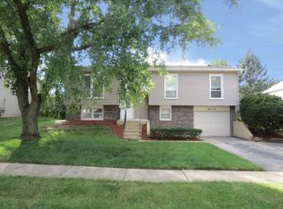 8034 Canterbury Ln, Woodridge, IL 60517