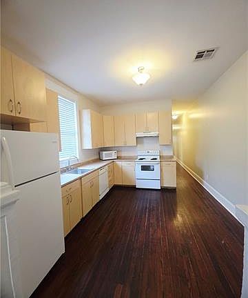 3rd image of 1676 Abundance St