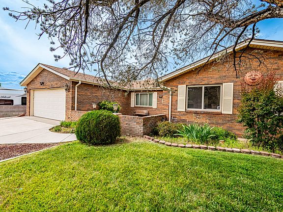 2nd image of 6507 Mendius Ave NE