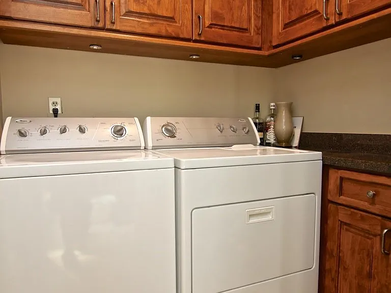 7954 E Clinton St — Photo 39