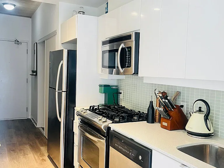 127 Queen St E #309 — Photo 4