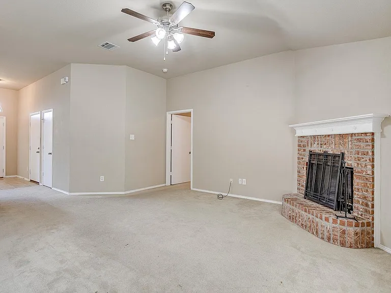 2230 Cancun Dr — Photo 6