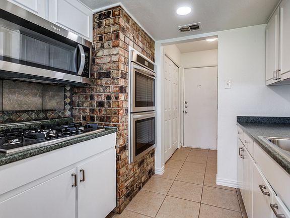5th image of 641 Cambridge Dr