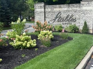 3 Stableside Rd S, Toledo, OH 43615