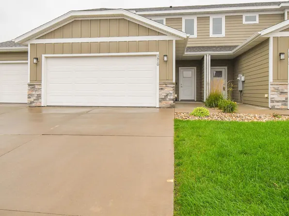 5810 S Whisper Creek Pl, Sioux Falls, SD 57108