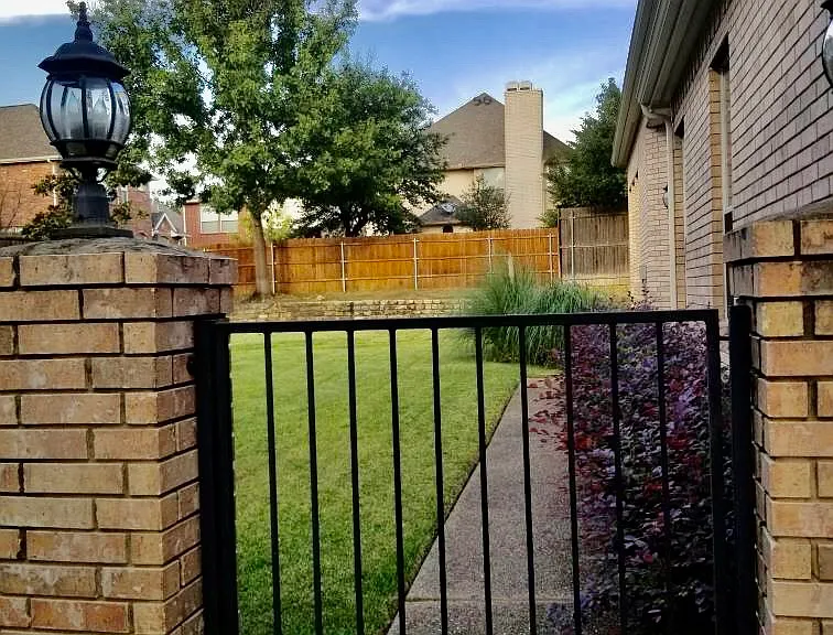 7717 Lakecrest Ct — Photo 41