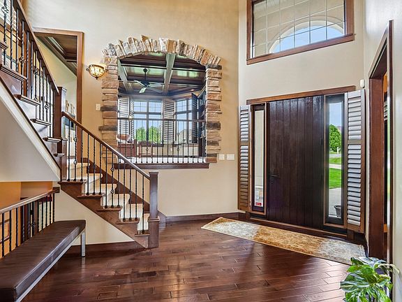 5th image of 4498 Nina Ln