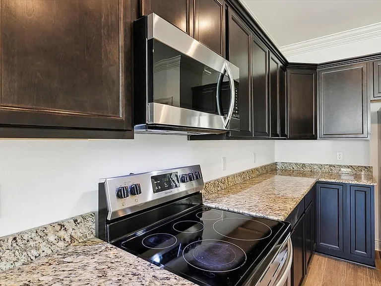 1013 Cypresswood — Photo 13