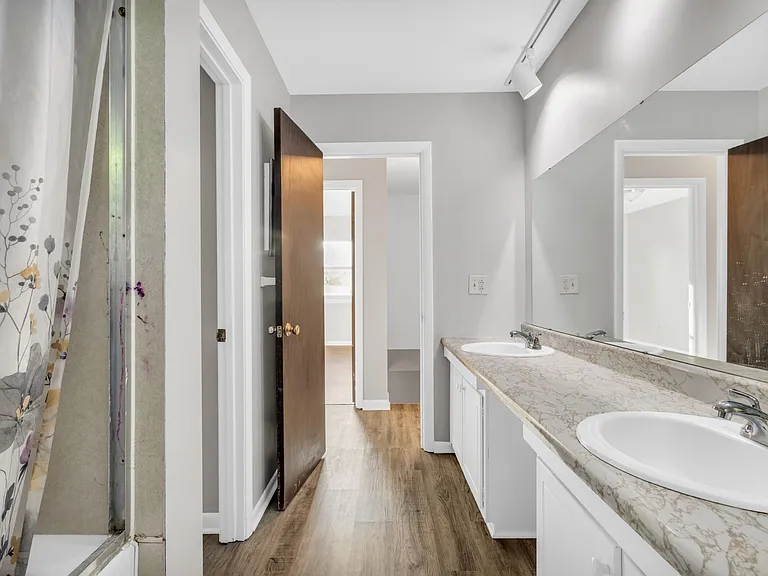 1449 Moores Mnr — Photo 22