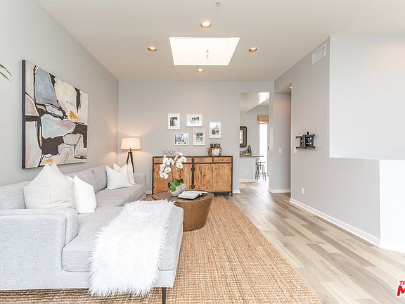 5th image of 401 California Ave APT 7