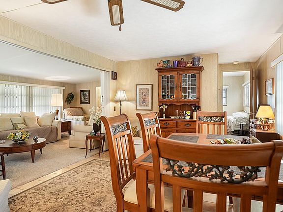 4th image of 2041 SW 83rd Avenue