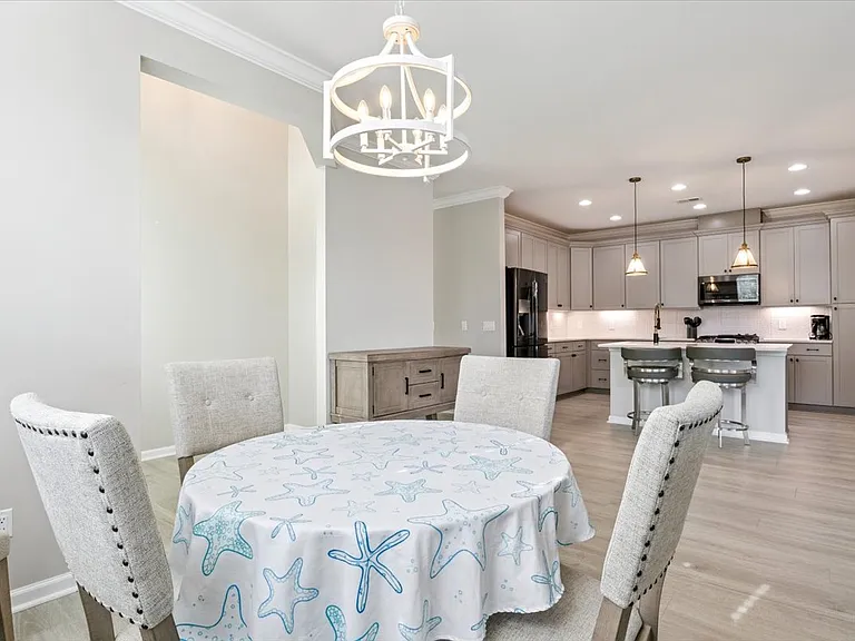 220 Landshark Blvd — Photo 16
