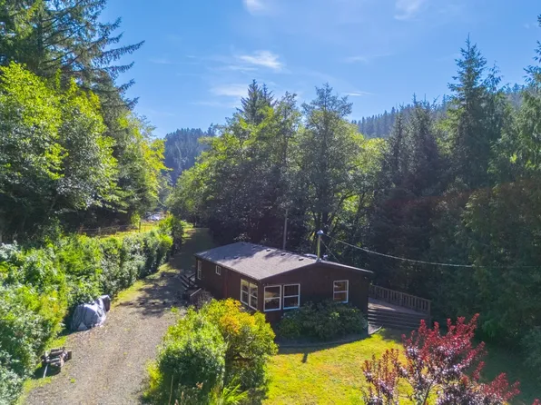 1243 NW Park View St, Seal Rock, OR 97376