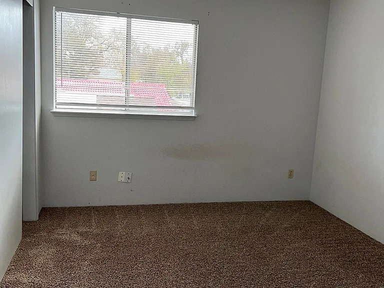 2041 Riverside Ave #4 — Photo 2