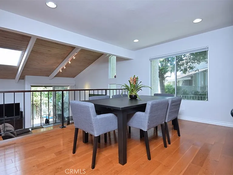 11856 Moorpark St #H — Photo 13