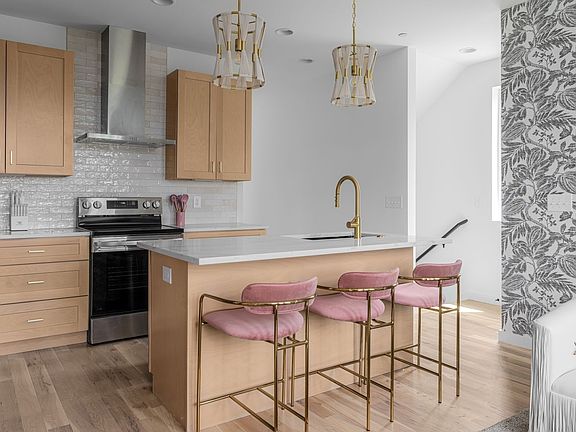 5th image of 2000 S Hamilton Rd #15