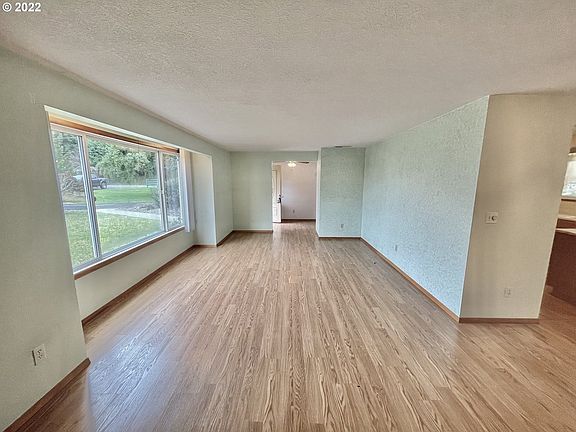 4th image of 6715 NE 159th St
