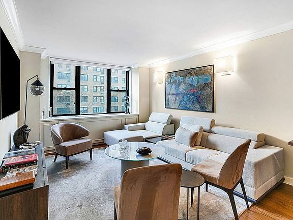 2nd image of 201 E 17th St APT 3E
