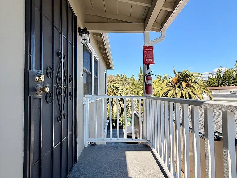 Encino Ln — Photo 34