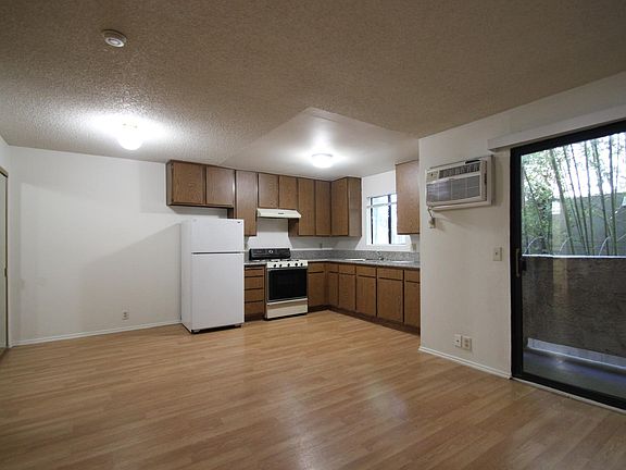 3rd image of 2747 Auburn St APT 105