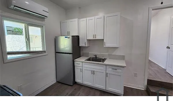 1 bed, 450 sqft, $1,800 — Photo 4