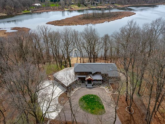 3rd image of 5247 Hickory Hill Ln