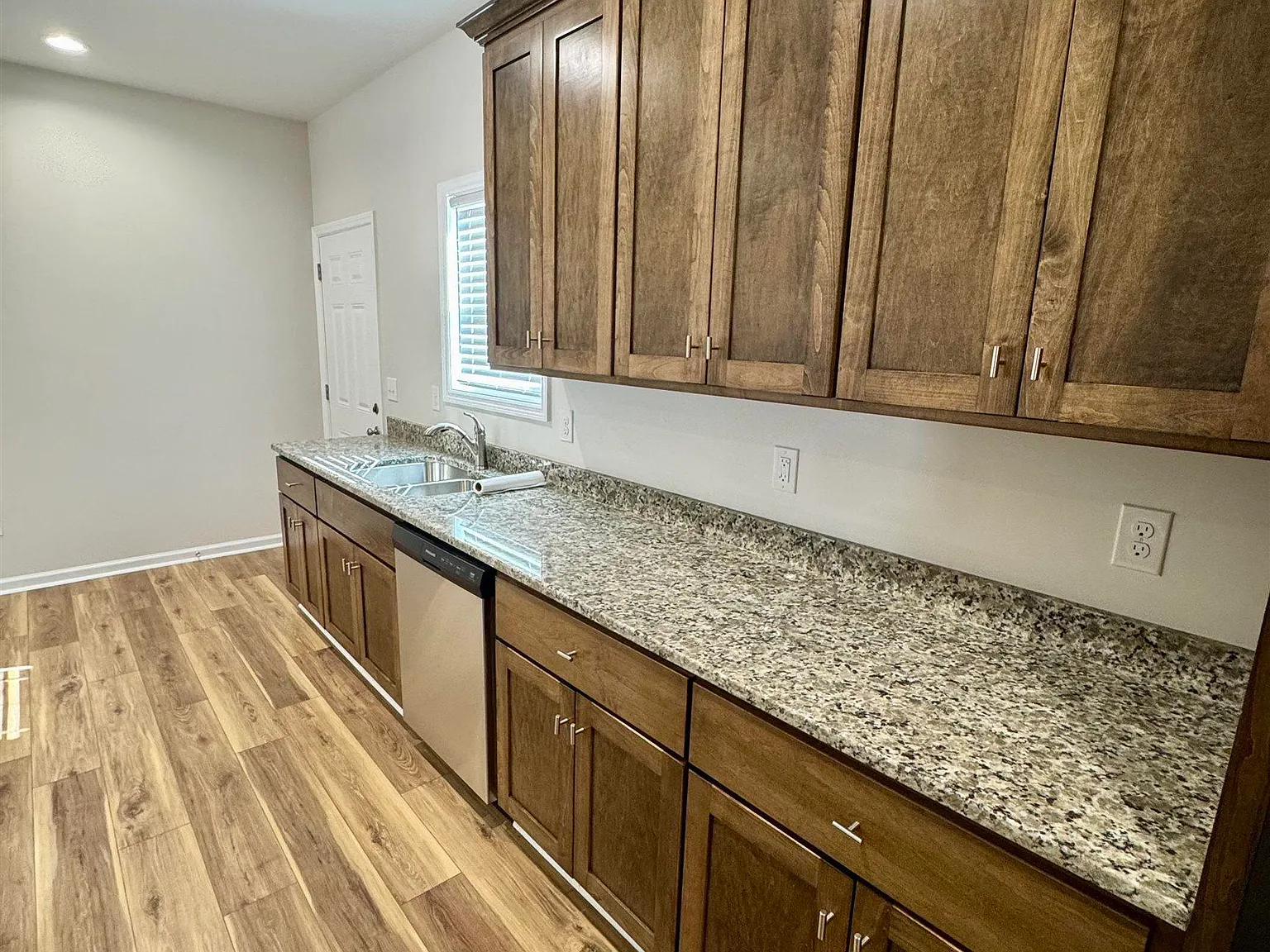 1 bed, 1.0 bath, 1000 sqft, $1,020 — Photo 3