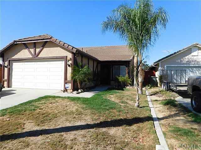 1st image of 975 Dahlia Ct