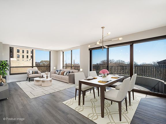 4th image of 2020 N Lincoln Park W APT 4F