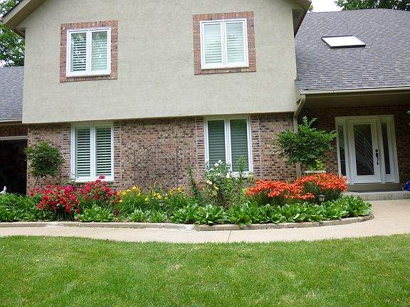 Central Entrance Colonial