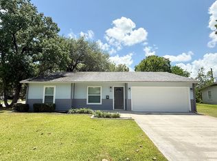 51 Lupine Ct, Lake Jackson, TX 77566