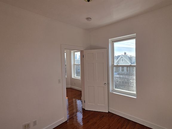 5th image of 6 50th St APT 3