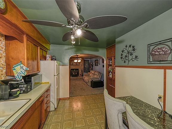 5th image of 3767 Victory Ave NE