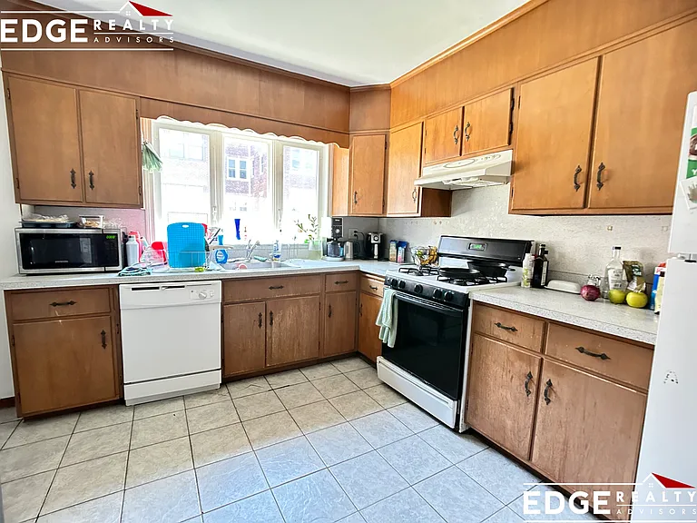 292 Foster St #2 — Photo 2