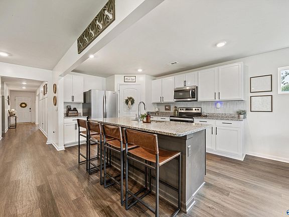 3rd image of 206 Chubbs Ln