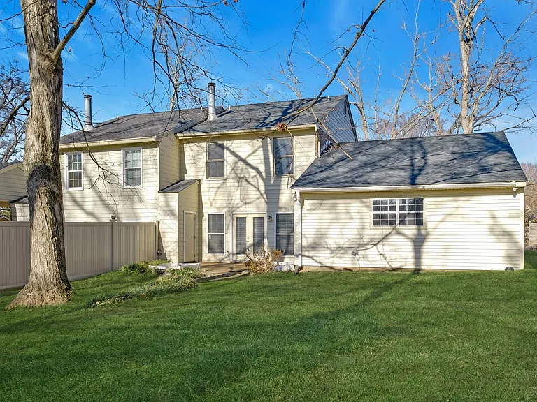 1005 Glendale Ln — Photo 28
