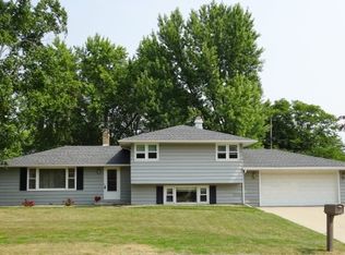 173 Vande Hei Rd, Green Bay, WI 54301