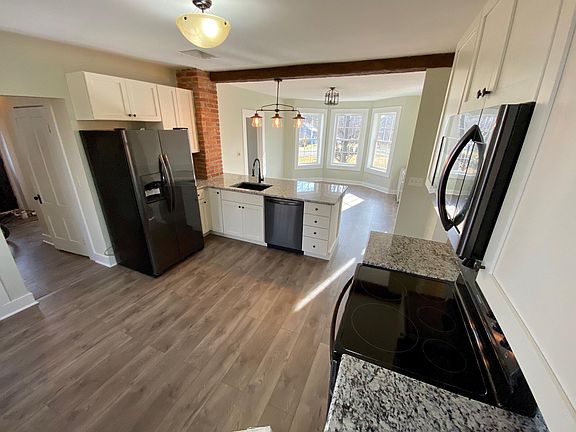 3rd image of 363 Lake St