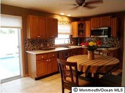 5th image of 624 Marshall Dr
