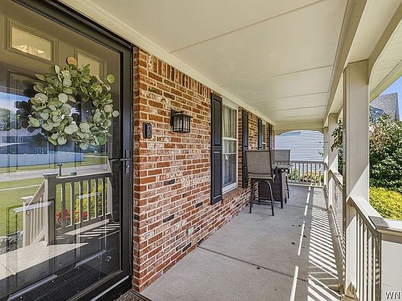 4th image of 2847 Coventry Grn
