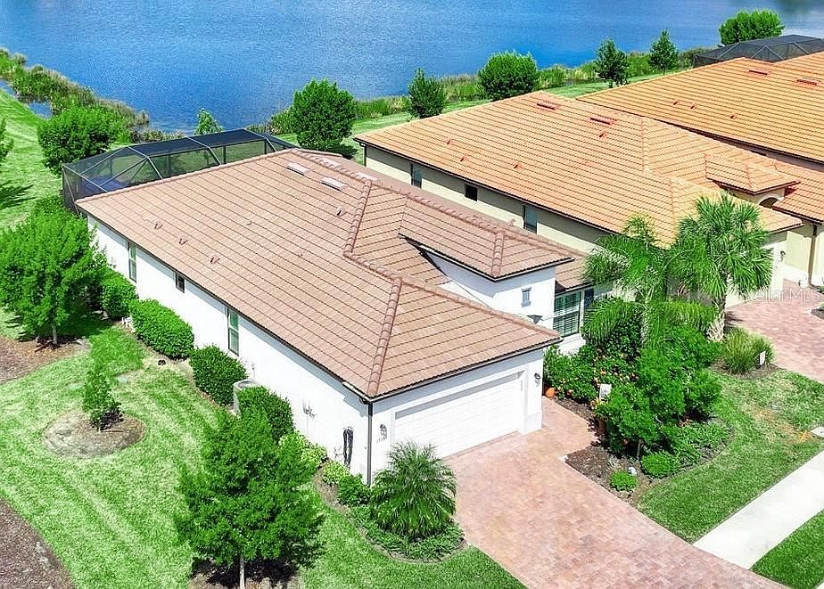 1st image of 19337 Bluff Dr