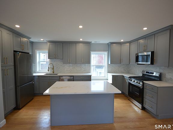4th image of 27 Longview Avenue