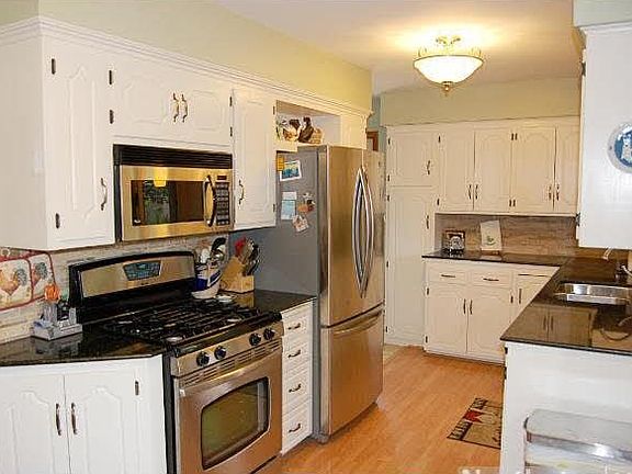 2nd image of 2612 Townview Avenue NE
