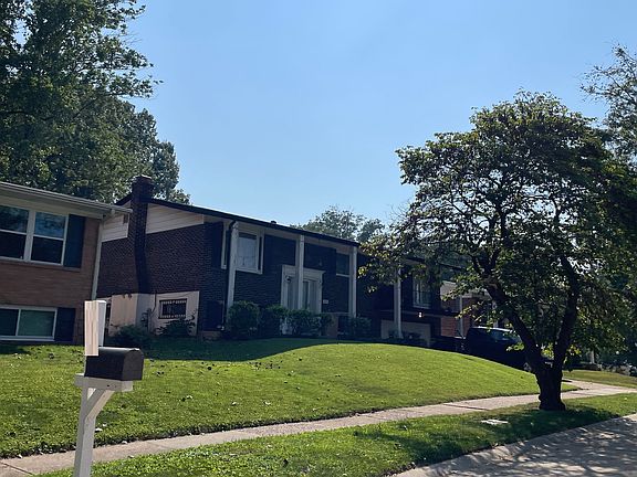 3rd image of 10636 Brookmere Dr