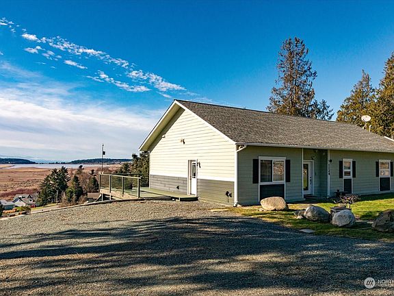 3rd image of 1124 Halsey Drive