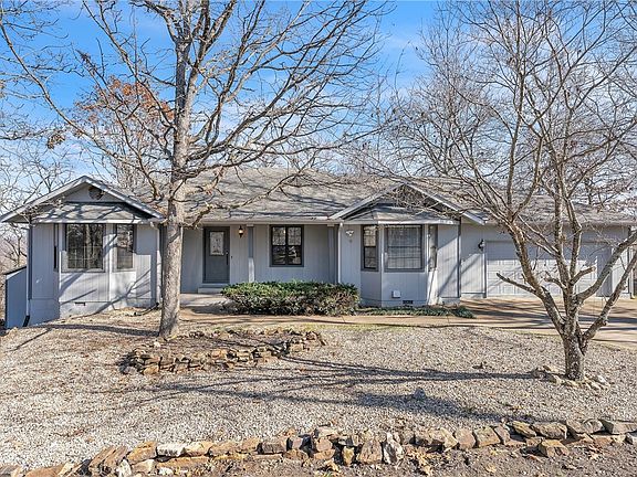 2nd image of 34 Mission Hills Ln